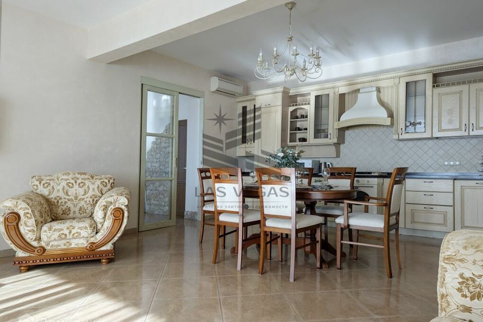 Сдаётся 2-комнатная квартира, 120 м²