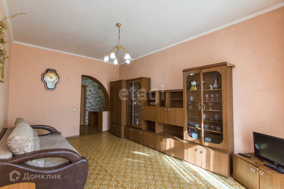 Продаётся 2-комнатная квартира, 55.7 м²