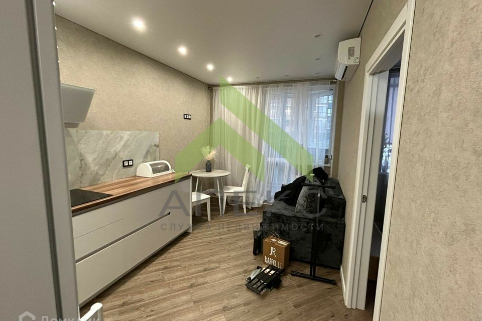 Продаётся 1-комнатная квартира, 41.8 м²