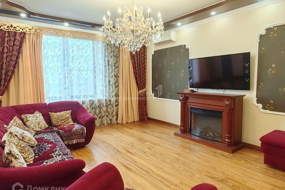 Продаётся 3-комнатная квартира, 130 м²