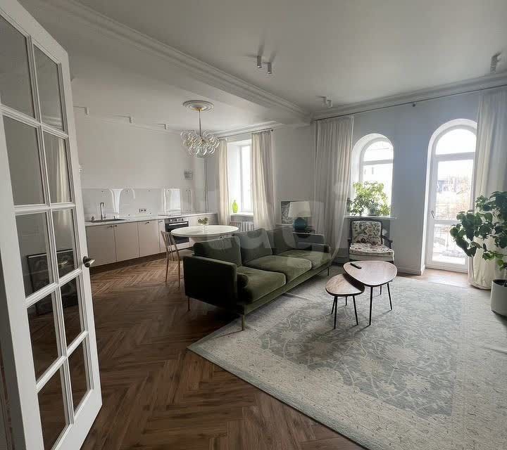 Сдаётся 1-комнатная квартира, 64 м²