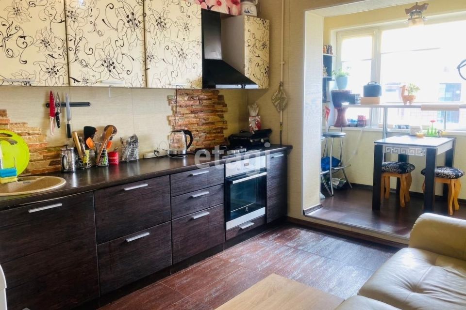 Сдаётся 2-комнатная квартира, 56.6 м²