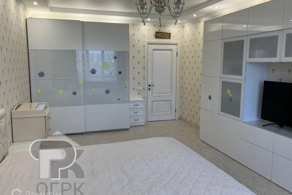 Продаётся 2-комнатная квартира, 77.2 м²