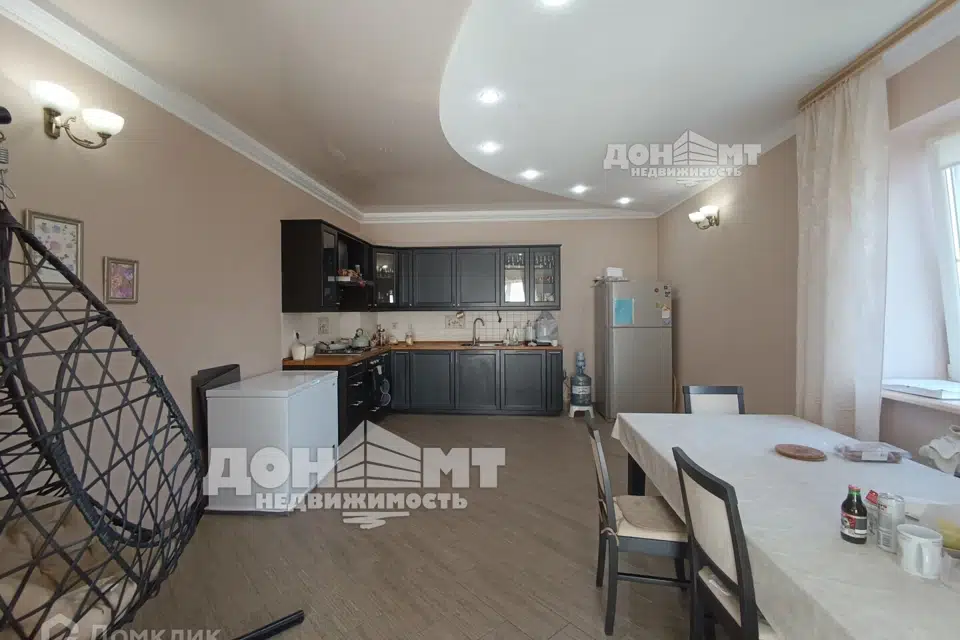 Продаётся 2-этажный дом, 245 м²