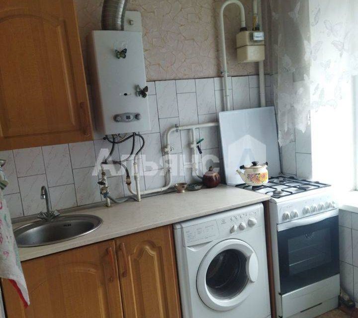 Продаётся 4-комнатная квартира, 61.1 м²