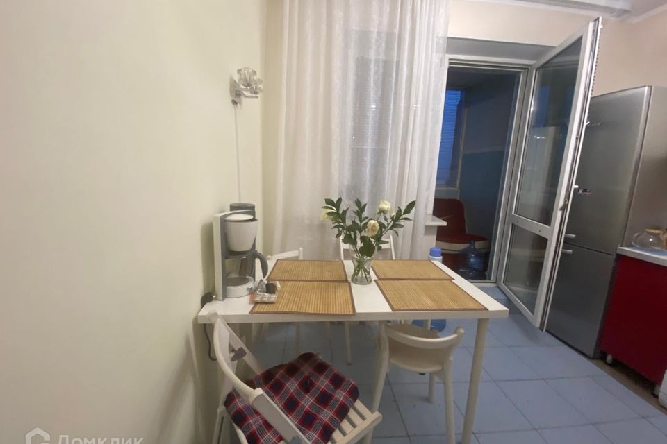 Продаётся 1-комнатная квартира, 49 м²