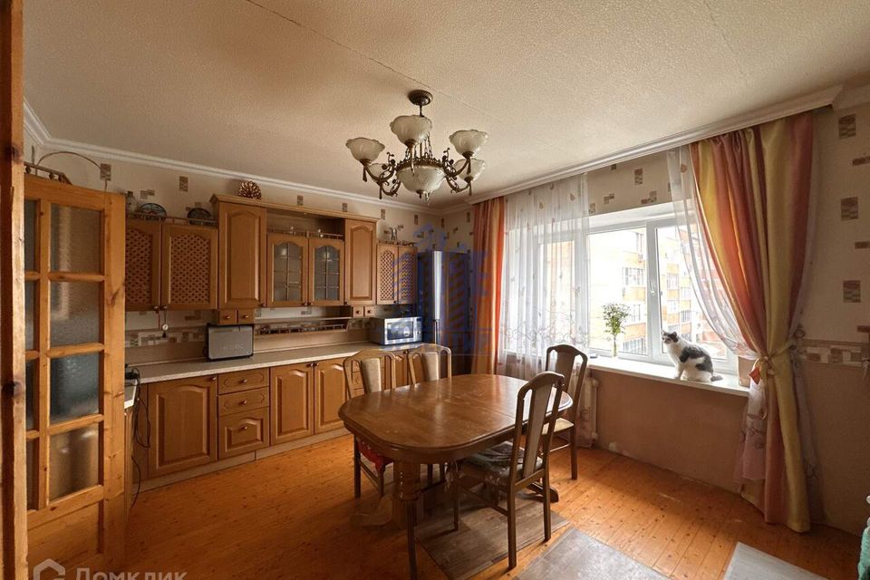 Продаётся 3-комнатная квартира, 110 м²