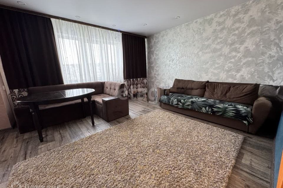 Продаётся 5-комнатная квартира, 93.9 м²