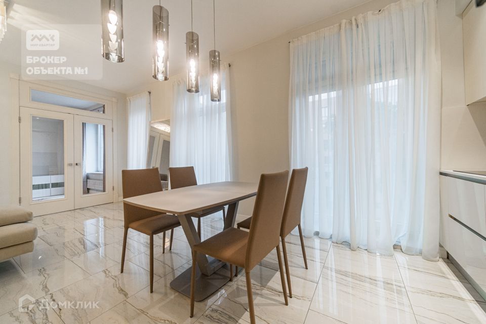 Сдаётся 2-комнатная квартира, 70 м²