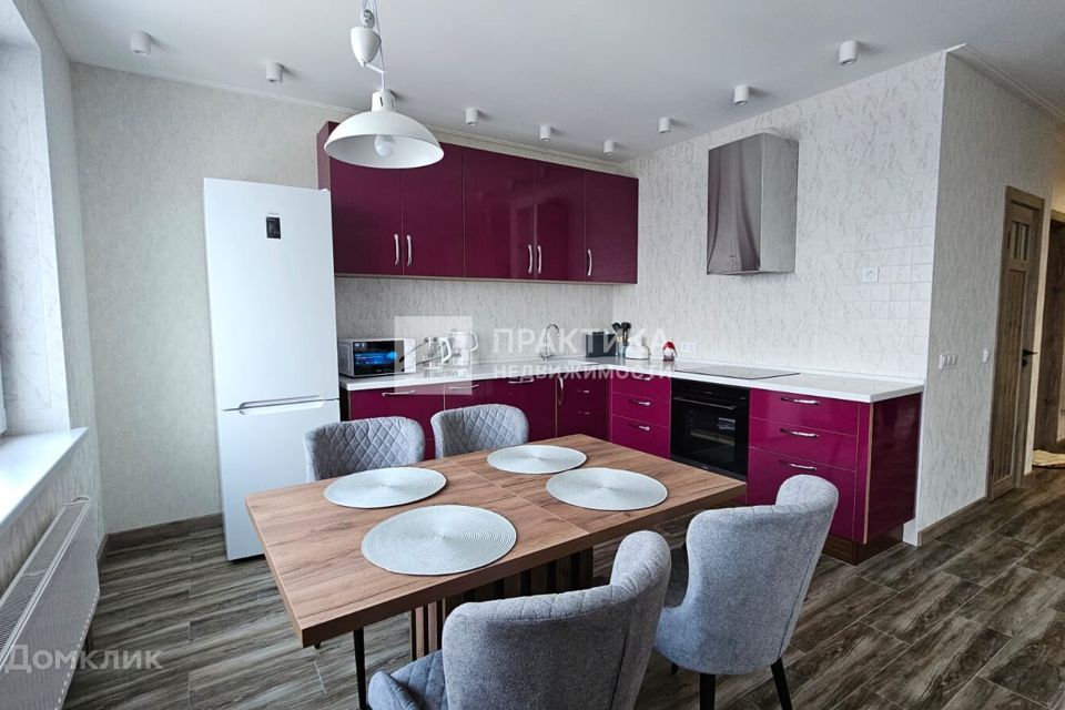 Продаётся 4-комнатная квартира, 103.2 м²