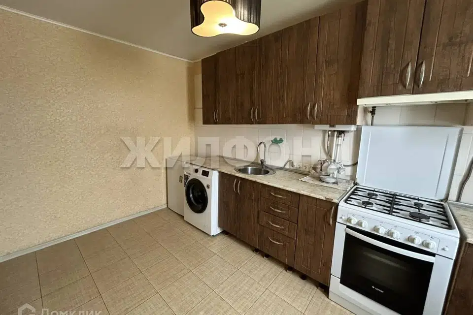 Продаётся 4-комнатная квартира, 70.5 м²