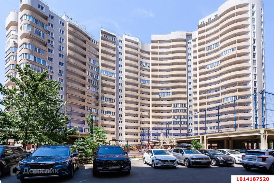 Продаётся 3-комнатная квартира, 110 м²
