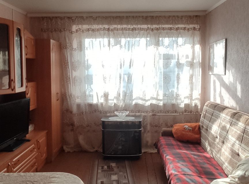 Продаётся комната в 5-комн. квартире, 12.8 м²