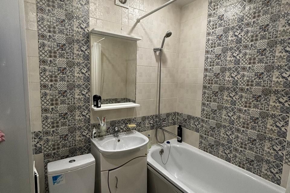 Продаётся 1-комнатная квартира, 37.3 м²
