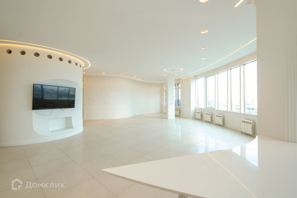 Сдаётся 3-комнатная квартира, 187 м²