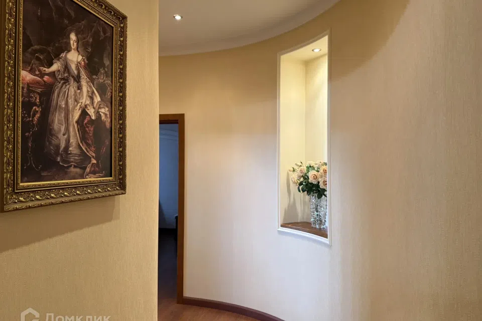Продаётся 3-комнатная квартира, 135 м²
