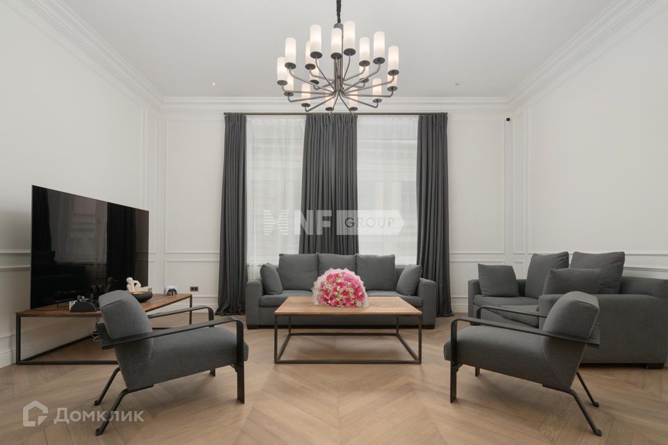 Продаётся 5-комнатная квартира, 213.9 м²