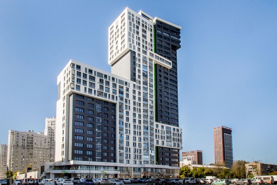 Продаётся 3-комнатная квартира, 97.7 м²