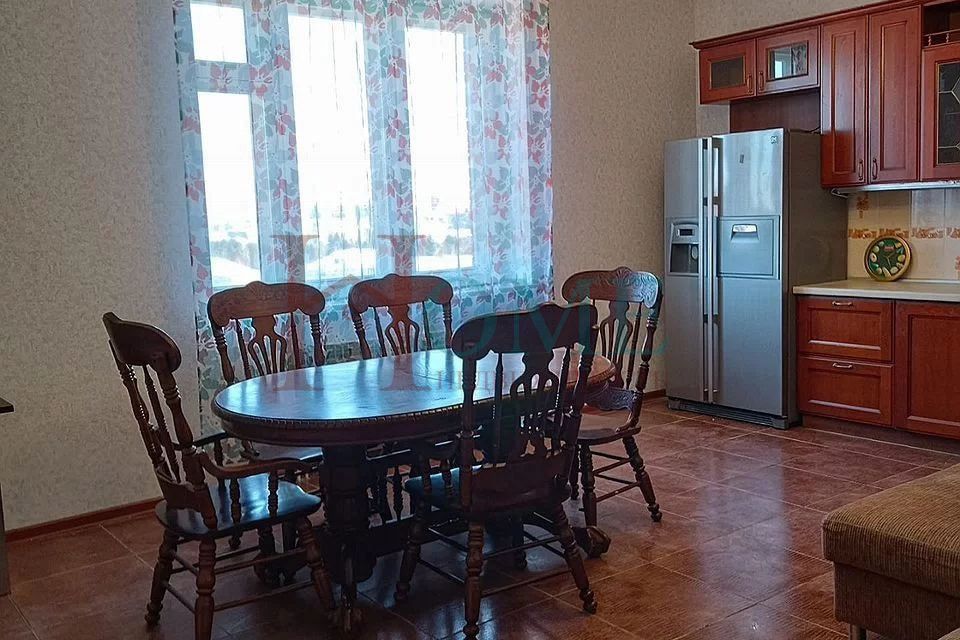 Сдаётся 3-комнатная квартира, 109 м²
