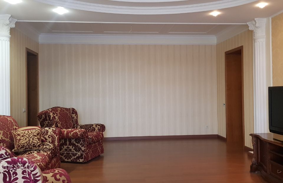 Продаётся 3-комнатная квартира, 135 м²