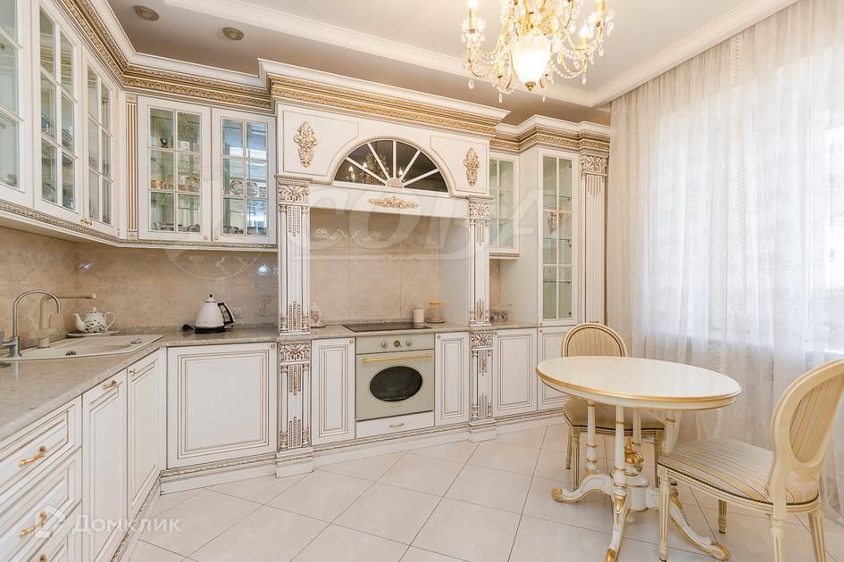Сдаётся 3-комнатная квартира, 156 м²