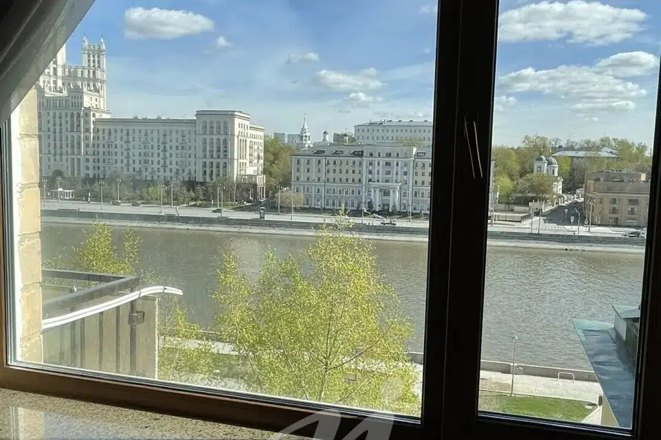 Продаётся 2-комнатная квартира, 56.7 м²