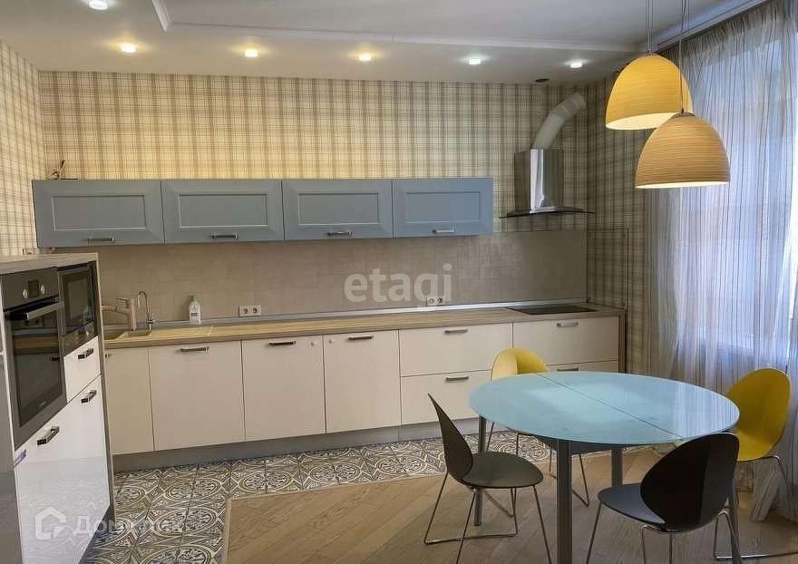 Сдаётся 3-комнатная квартира, 106 м²