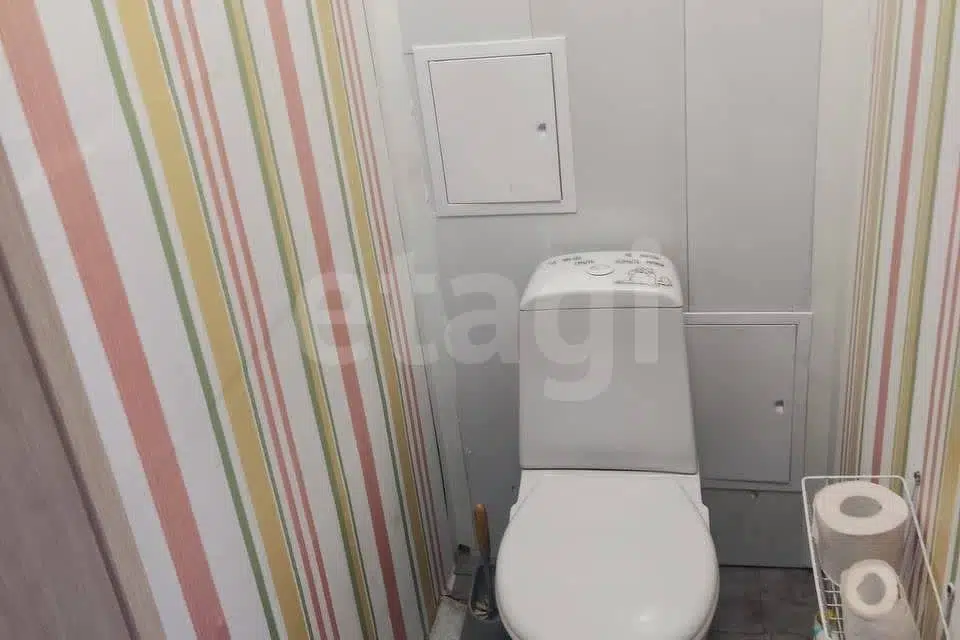 Продаётся 4-комнатная квартира, 64.5 м²