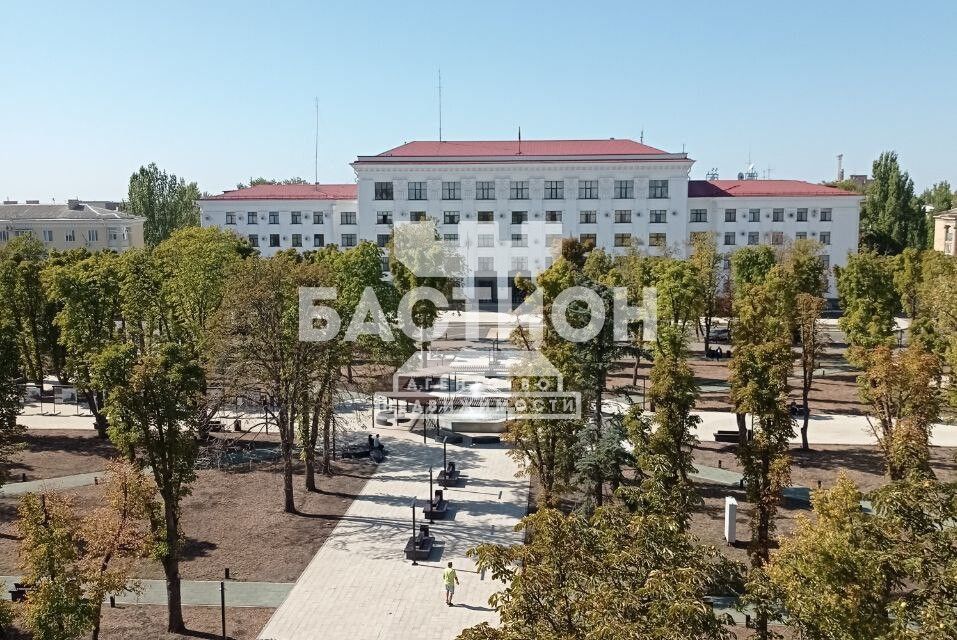 Продаётся 4-комнатная квартира, 90 м²