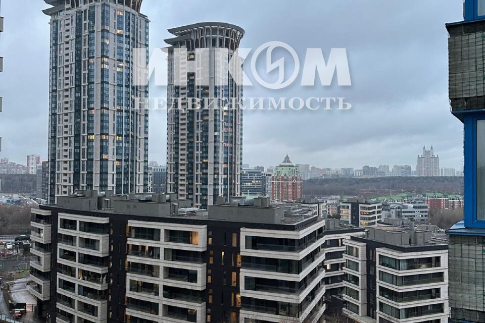 Продаётся 3-комнатная квартира, 123.8 м²