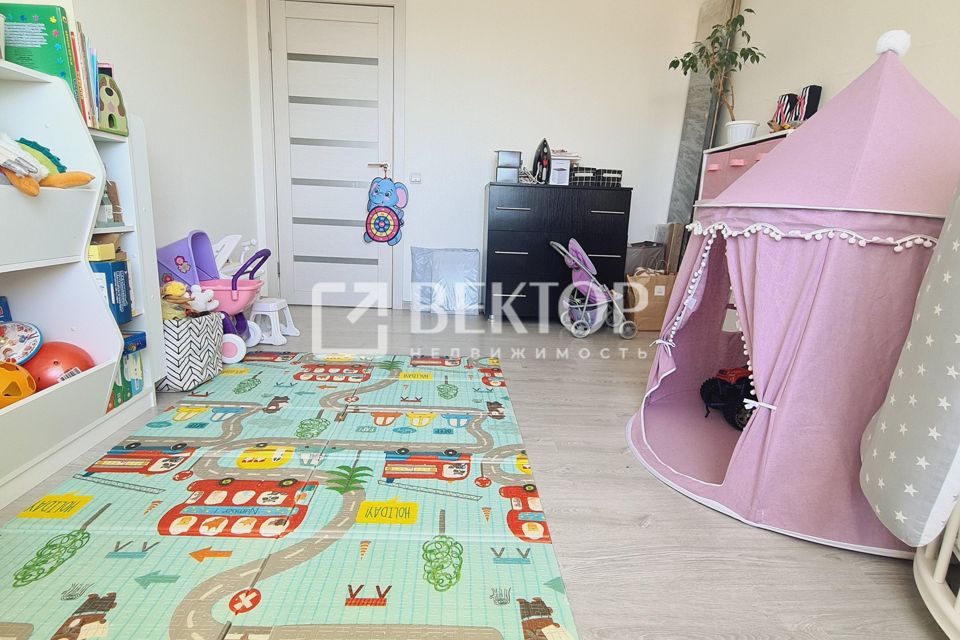 Продаётся 2-комнатная квартира, 65 м²