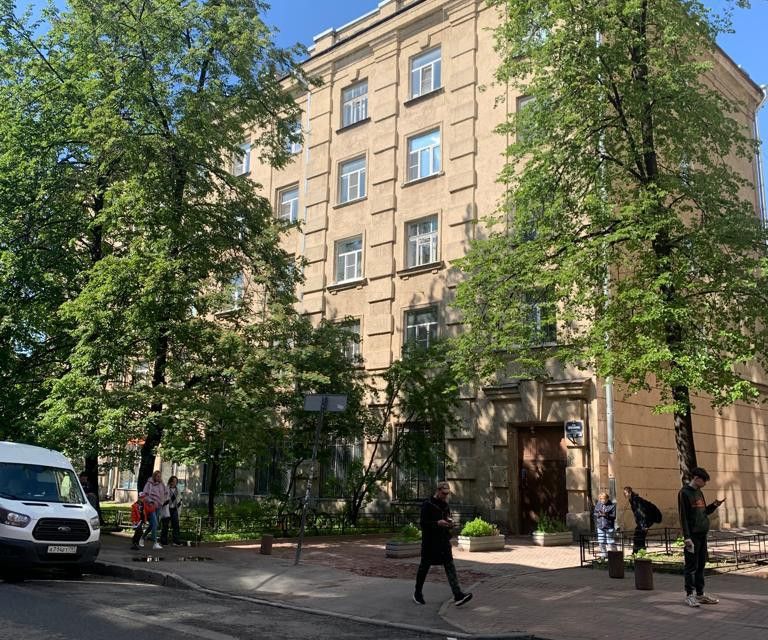 Продаётся комната в 20-комн. квартире, 23.7 м²