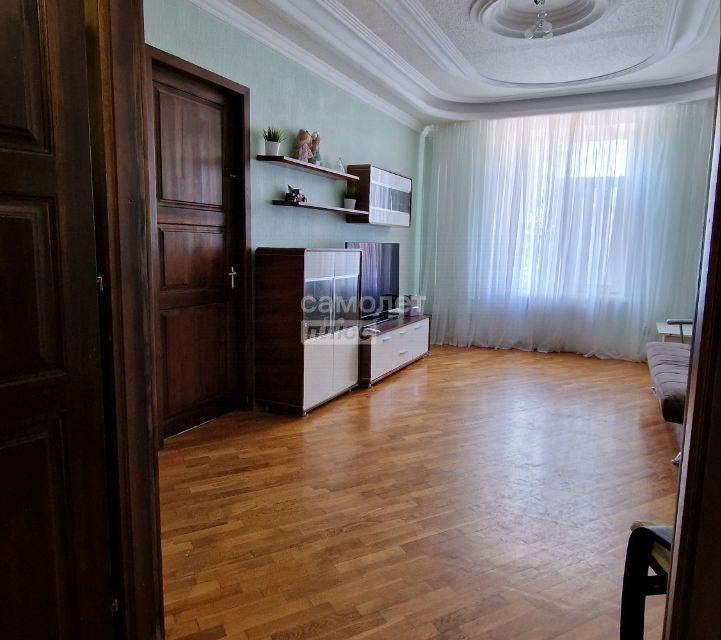 Продаётся 4-комнатная квартира, 100.2 м²