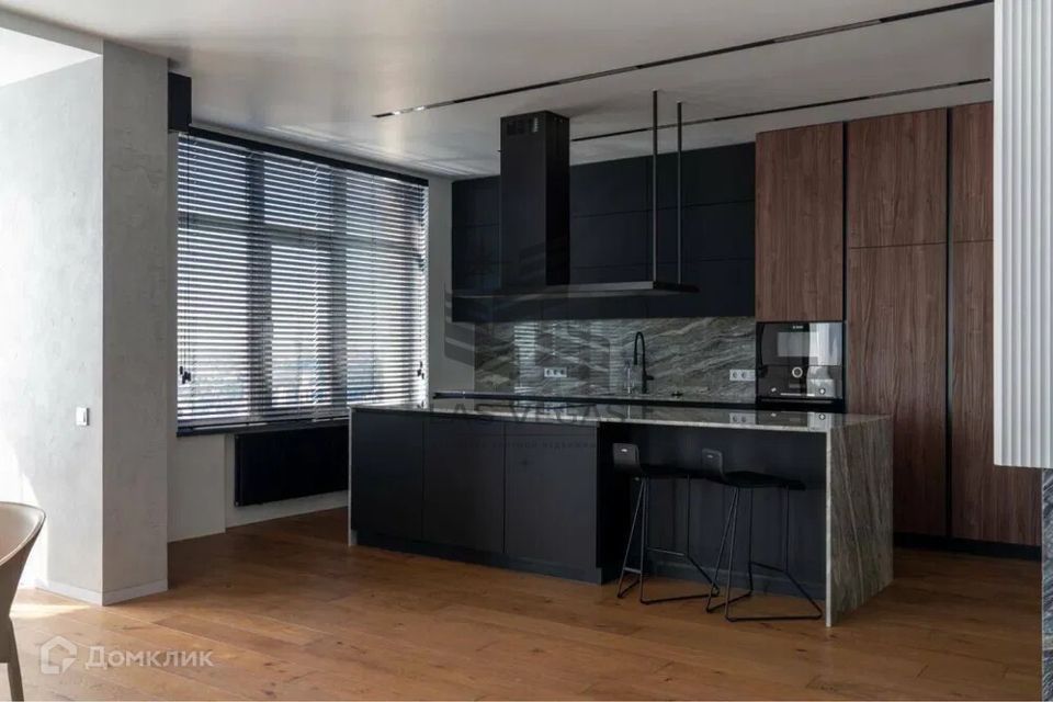 Сдаётся 5-комнатная квартира, 355 м²