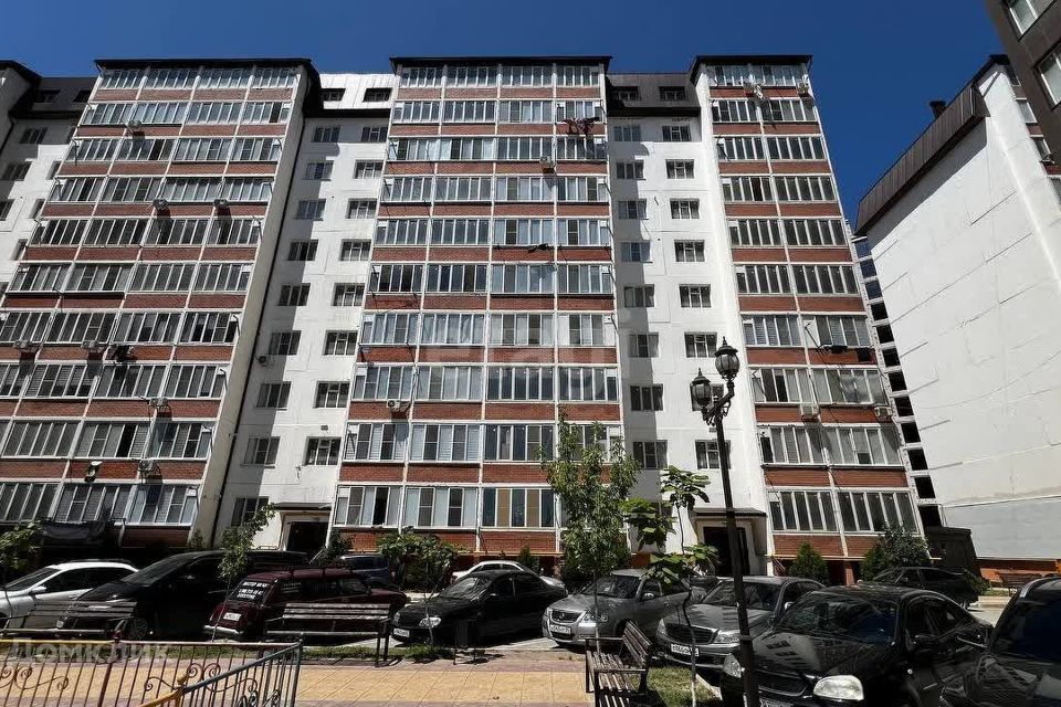 Продаётся 2-комнатная квартира, 69.5 м²