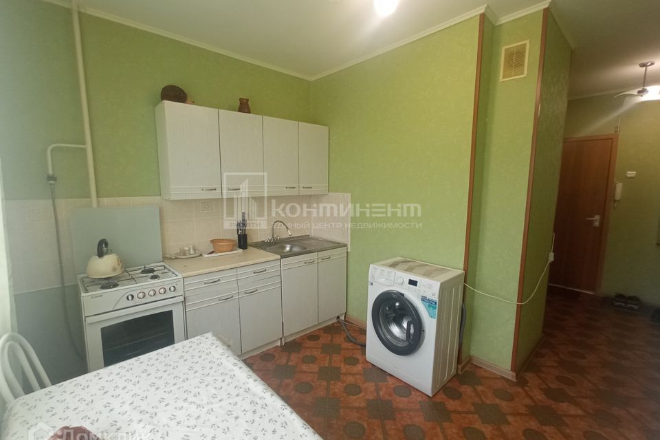 Продаётся 1-комнатная квартира, 38 м²