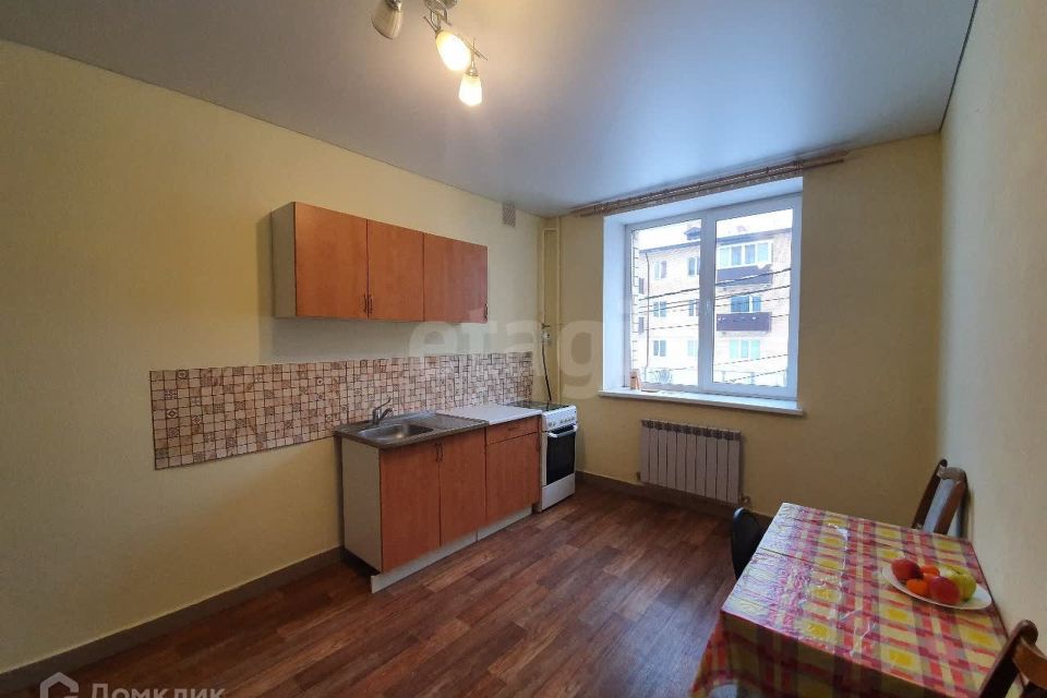 Сдаётся 2-комнатная квартира, 76.2 м²