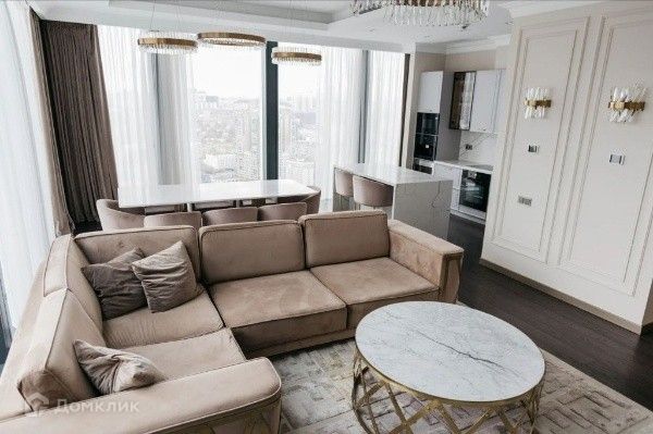 Продаётся 4-комнатная квартира, 159 м²