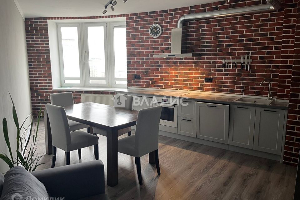 Продаётся 3-комнатная квартира, 93 м²
