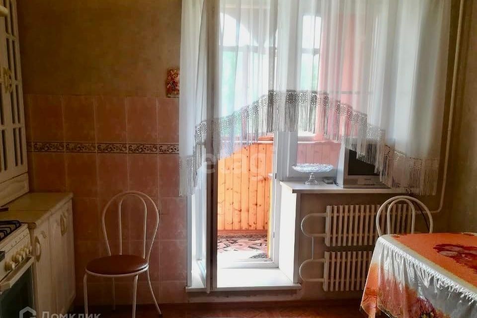 Продаётся 2-комнатная квартира, 65.8 м²