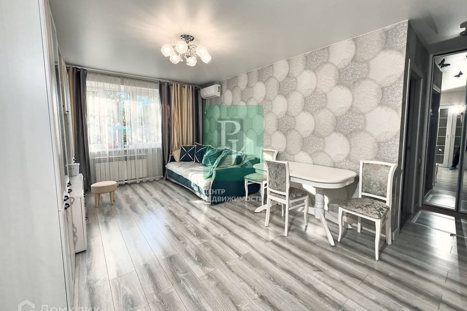 Продаётся 3-комнатная квартира, 55.5 м²