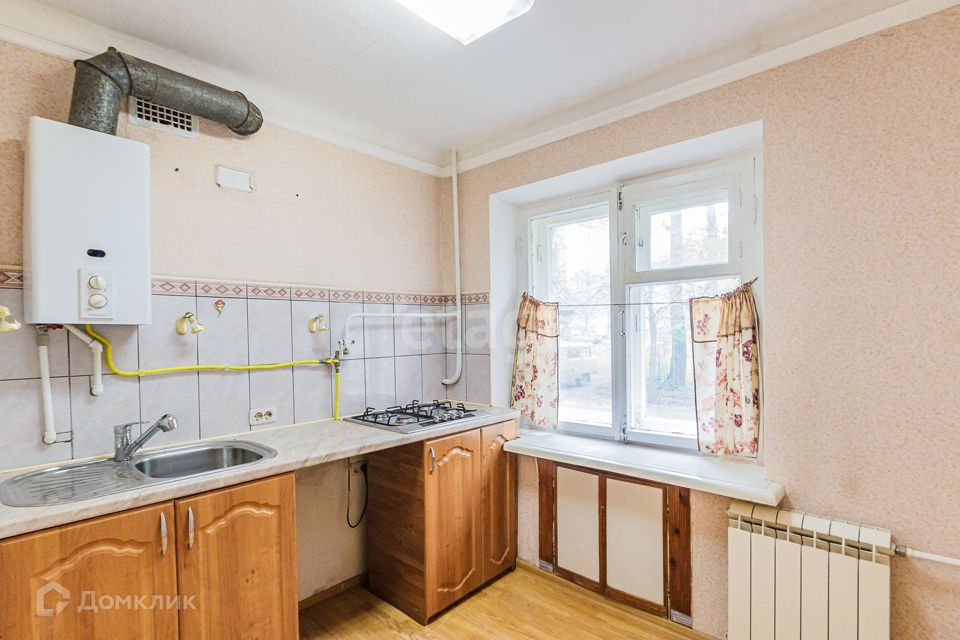 Продаётся 3-комнатная квартира, 54.8 м²