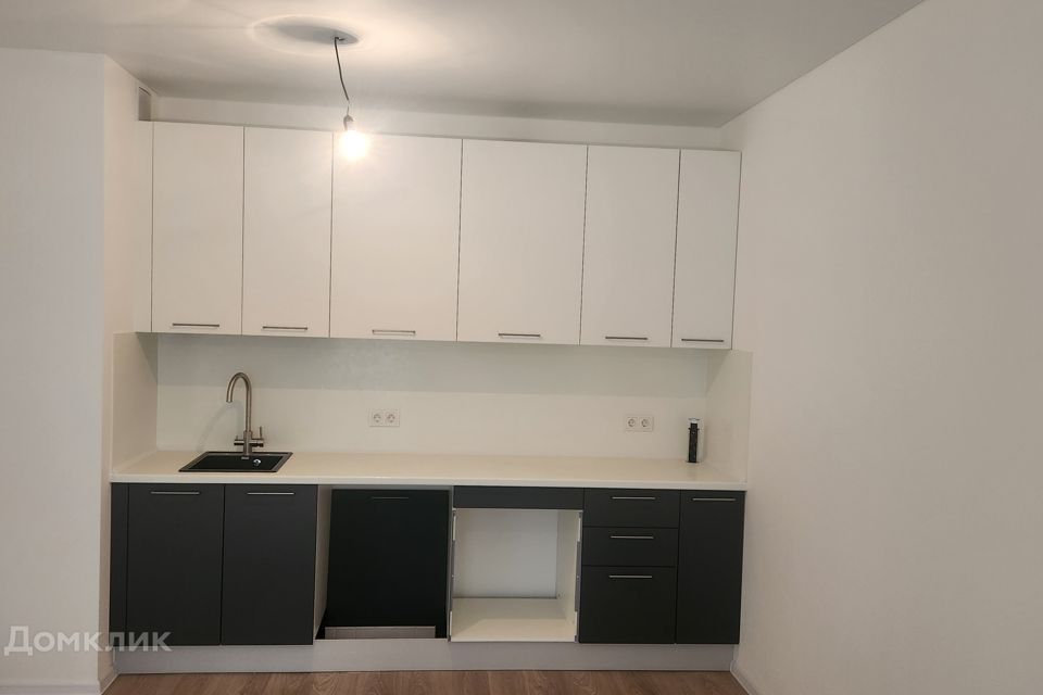 Продаётся 1-комнатная квартира, 42.8 м²