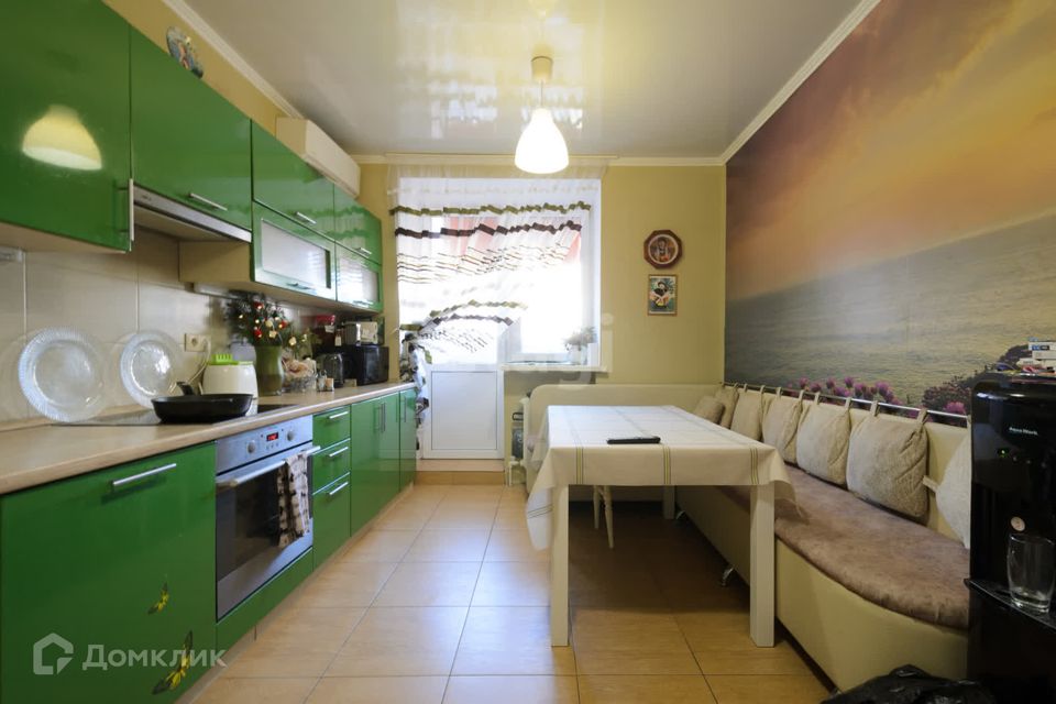 Продаётся 3-комнатная квартира, 93 м²