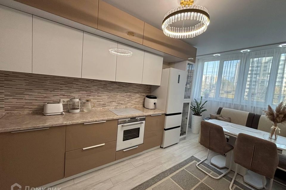 Продаётся 2-комнатная квартира, 65 м²