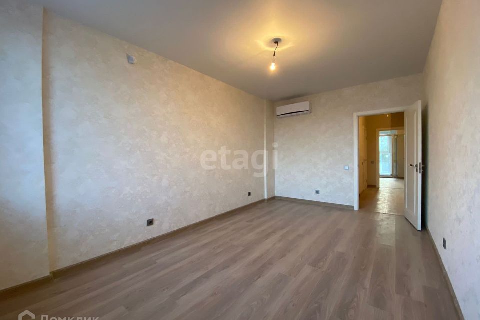 Продаётся 1-комнатная квартира, 43 м²