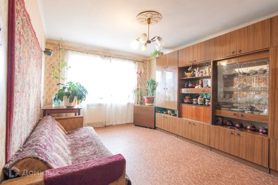 Продаётся 4-комнатная квартира, 74 м²