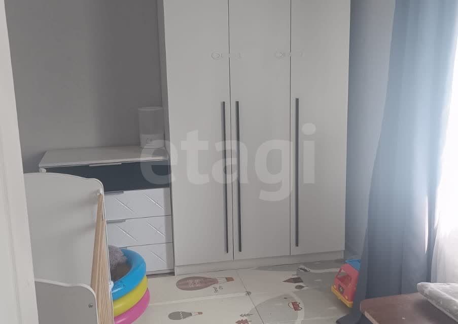 Продаётся 4-комнатная квартира, 60.3 м²