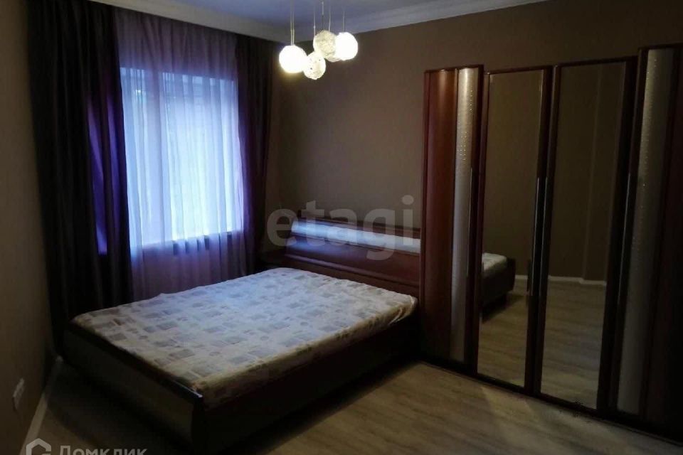 Сдаётся 2-комнатная квартира, 72 м²