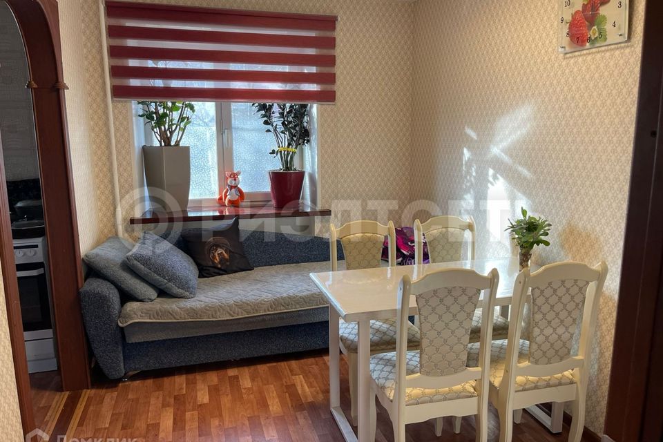 Продаётся 4-комнатная квартира, 61.5 м²